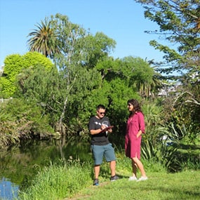 Cawthron-FW-Interdisciplinary-Transdisciplinary Research - Joanne Clapcott and Mark Tadaki along the Matai