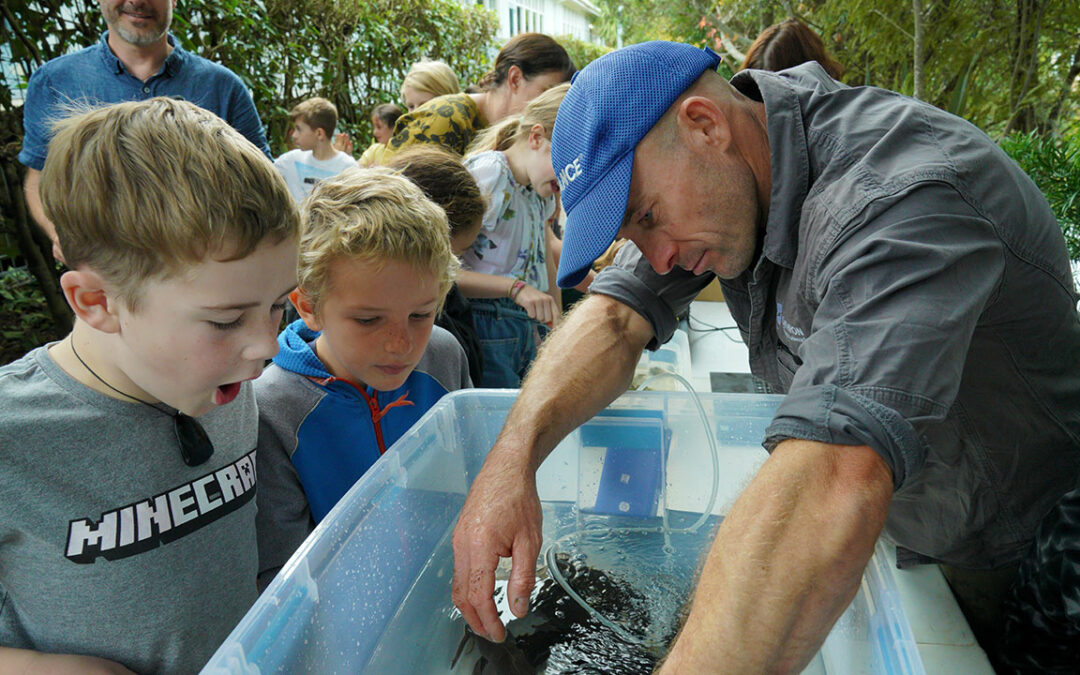 Tamariki learn about eDNA during Cawthron eel collection